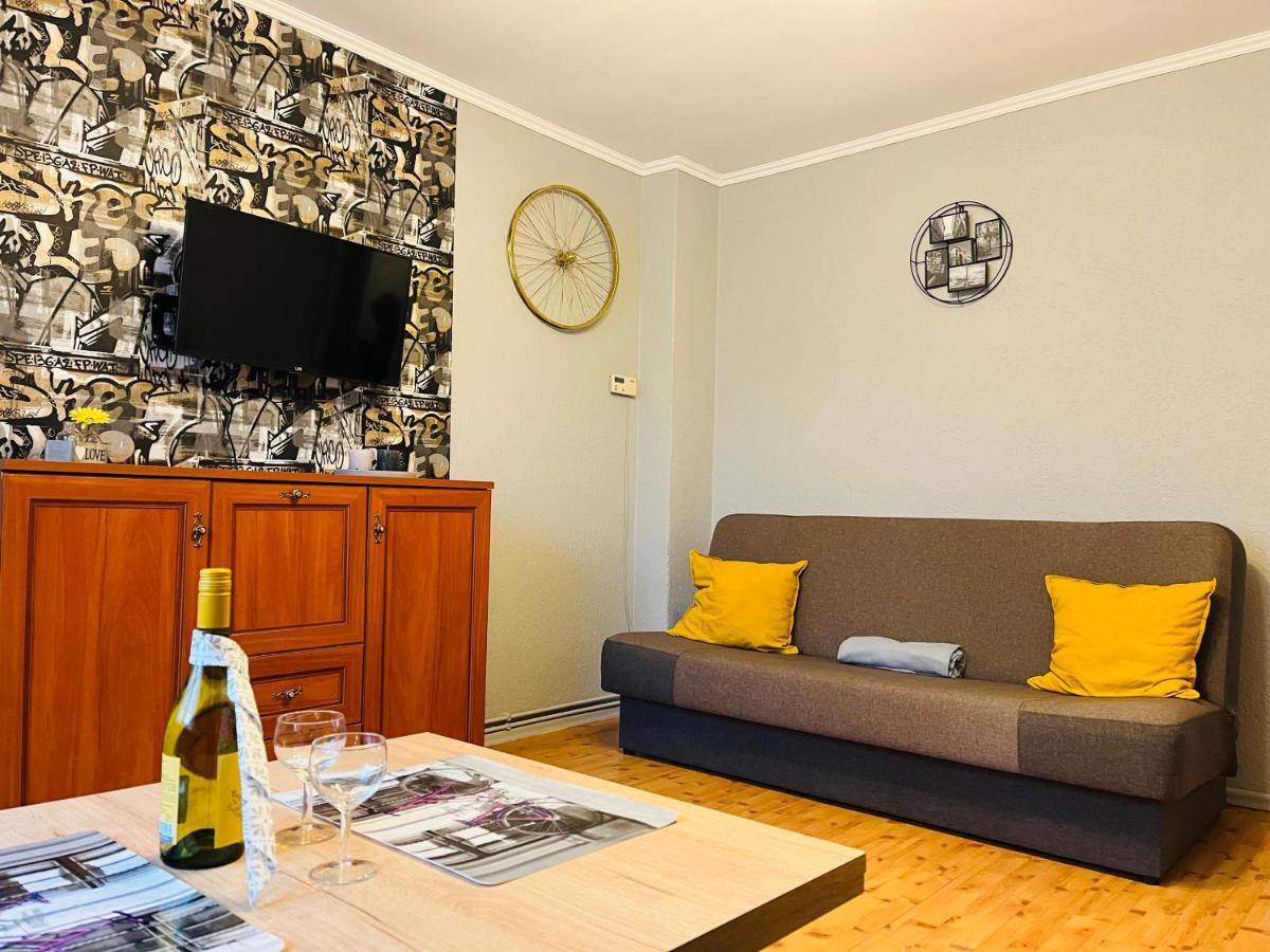 Apartament Rowerlovy Apartment Walbrzych Ngoại thất bức ảnh