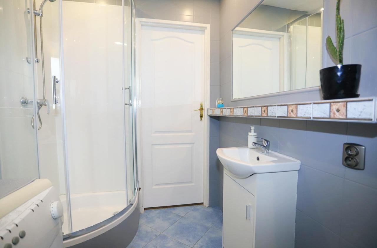 Apartament Rowerlovy Apartment Walbrzych Ngoại thất bức ảnh